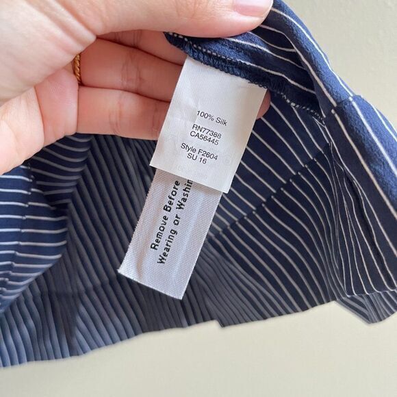 Madewell 100% Silk Balcony Off-the-Shoulder Top in Stripe Size XS Navy Blue - Picture 4 of 5